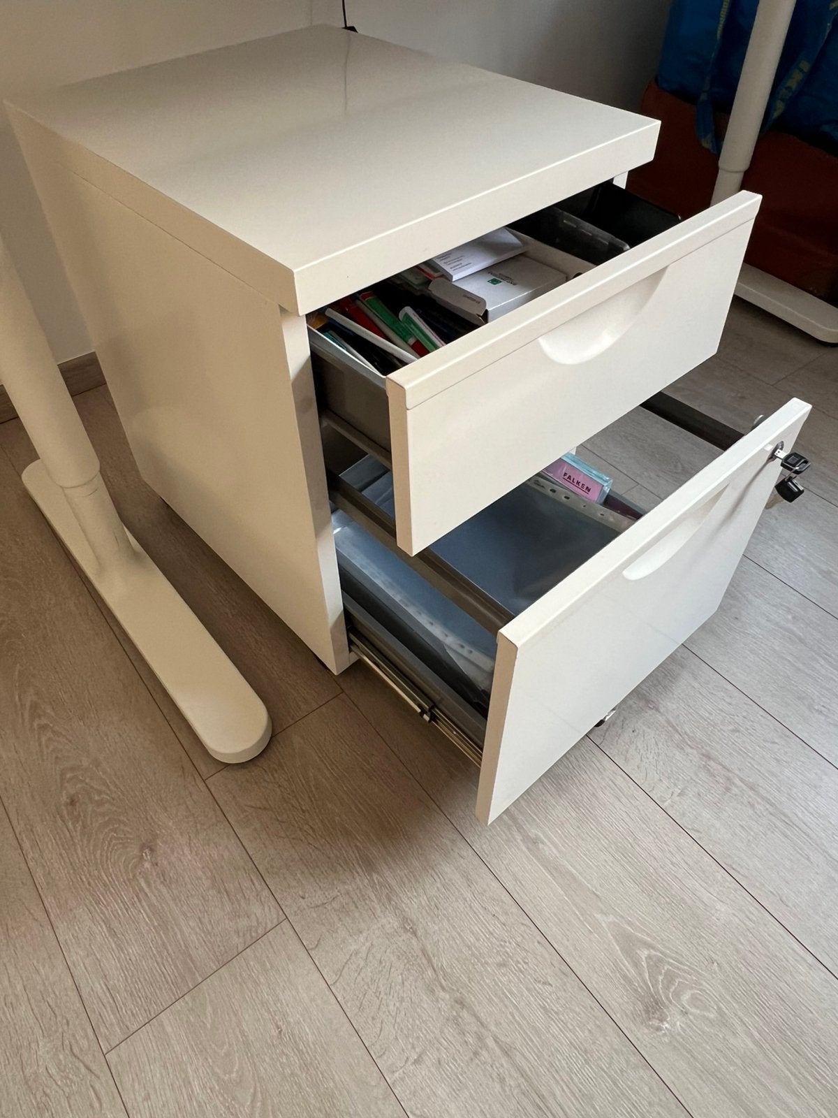 Caisson bureau, Enlèvement