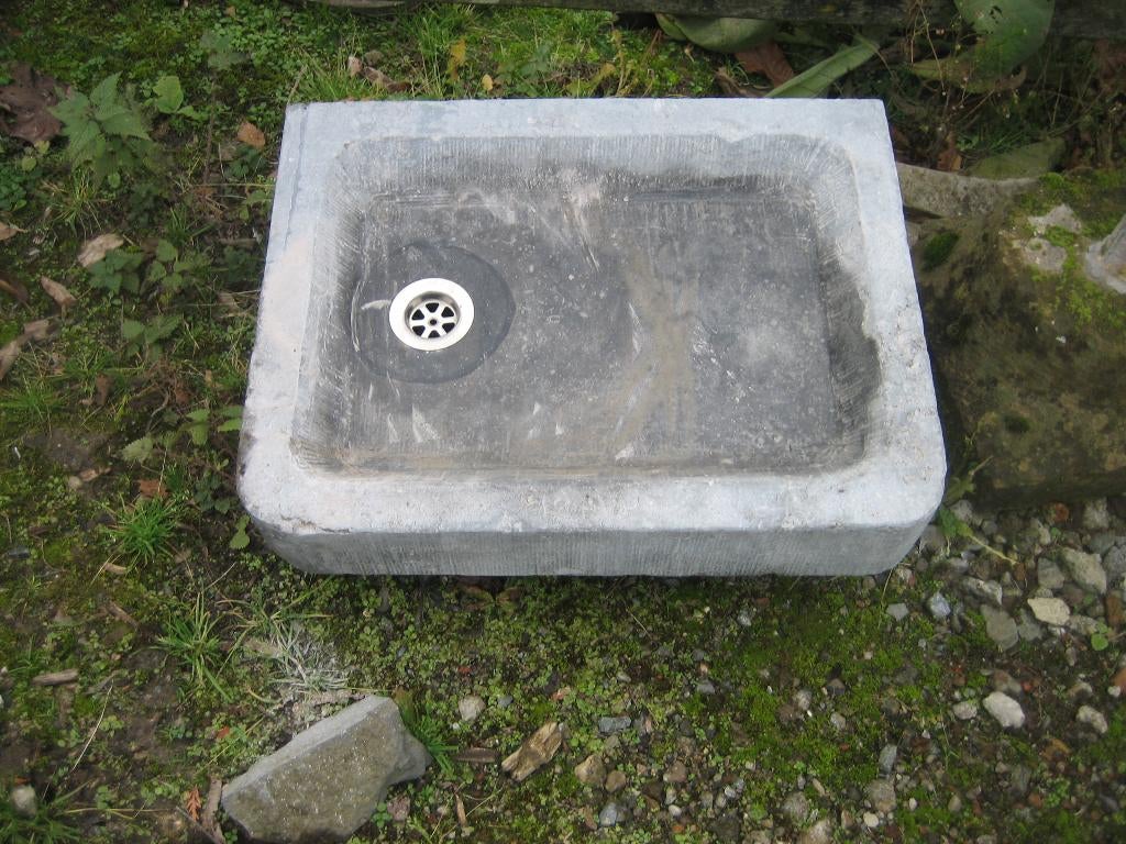oude gefrijnde arduinen pompbak,gootsteen met ronde hoeken, Antiek en Kunst, Ophalen