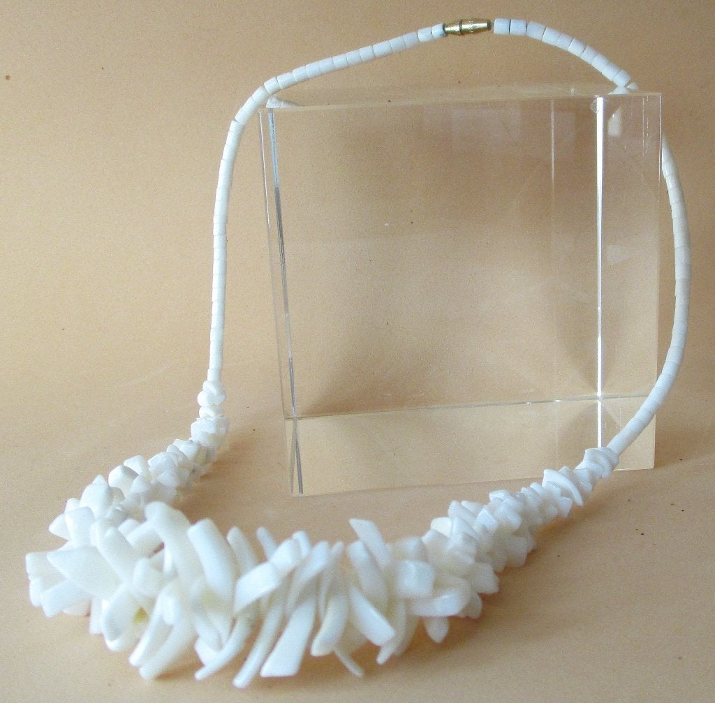 KS017- Witte Uitéénlopende Roset Ketting 45+46½+40cm., Kleding | Dames, Verzenden, Nieuw, Wit, Overige typen