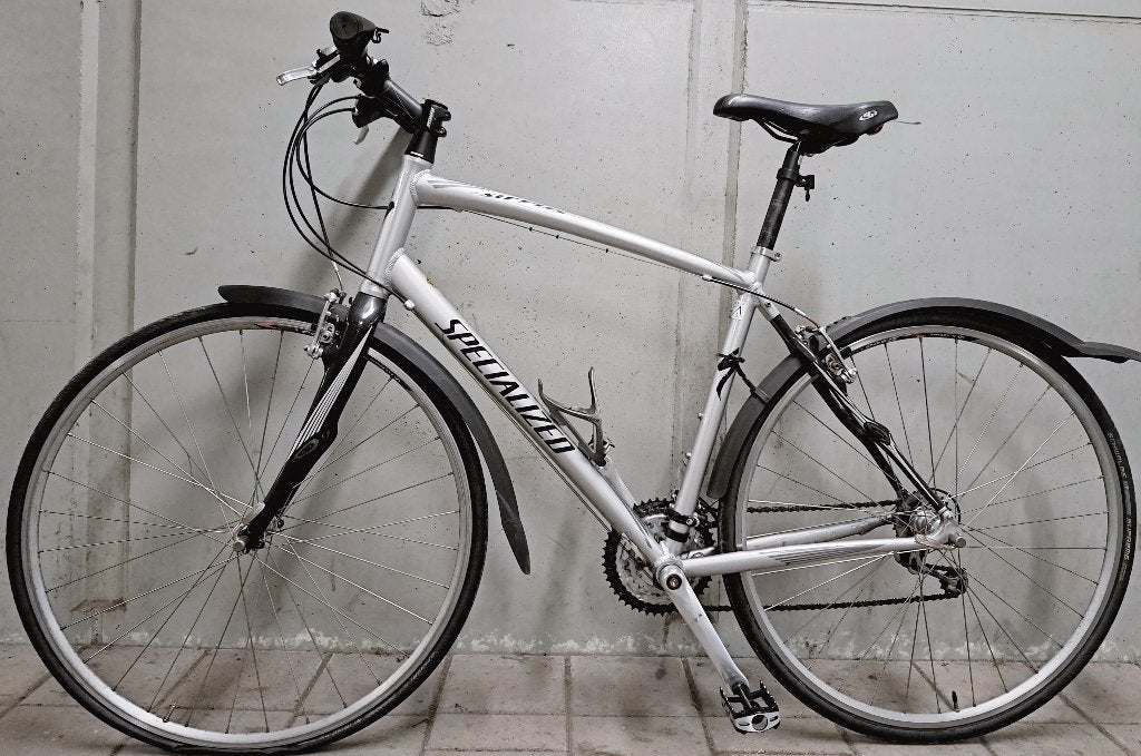 VTC SPECIALIZED 28" très bon etat prix350€ 048981/3734, Vélos & Vélomoteurs, Autres marques, Vitesses, Frein sur jante, 49 à 53 cm