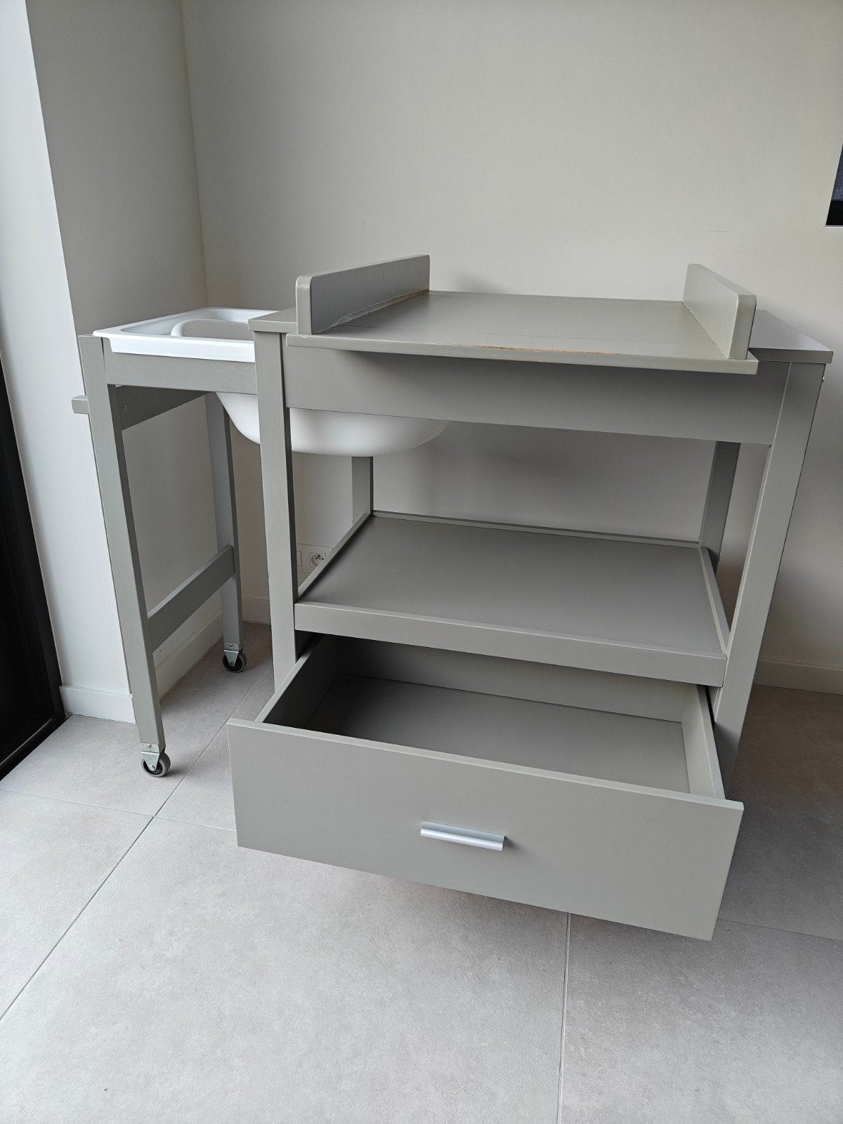 Verzorgingstafel - luiertafel met bad, Kinderen en Baby's, Badjes en Verzorging, Ophalen