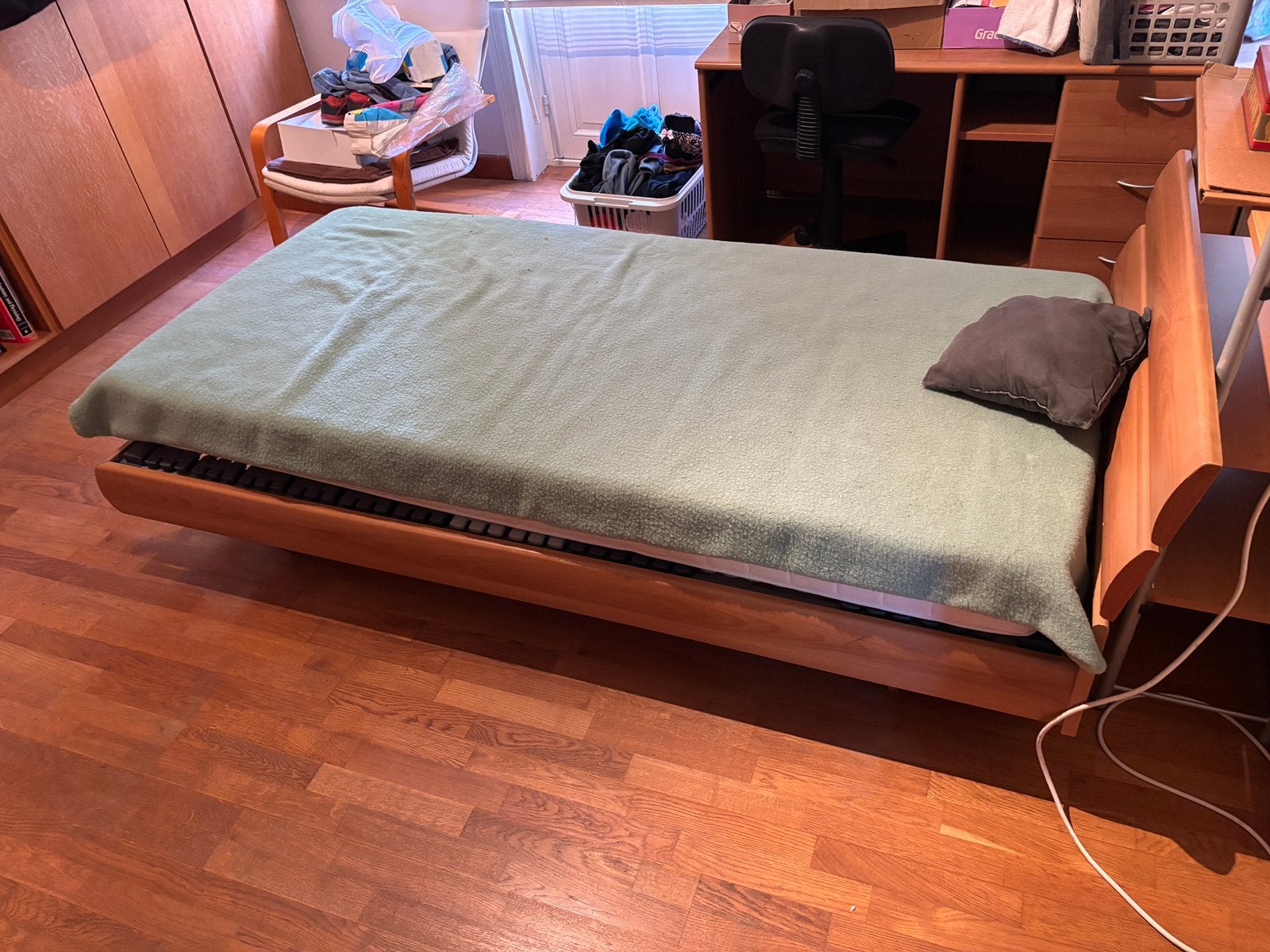 Eenpersoonsbed, Ophalen, Gebruikt