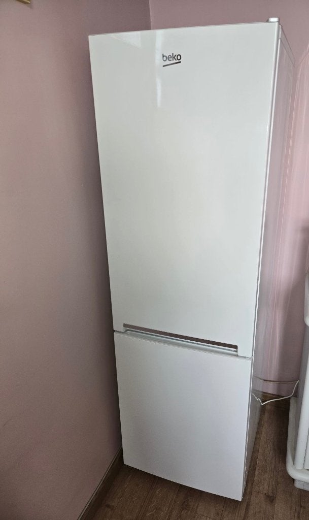 Réfrigérateur / Congélateur combiné BEKO – État impeccable, Ophalen, 150 tot 200 liter, 160 cm of meer, Zo goed als nieuw