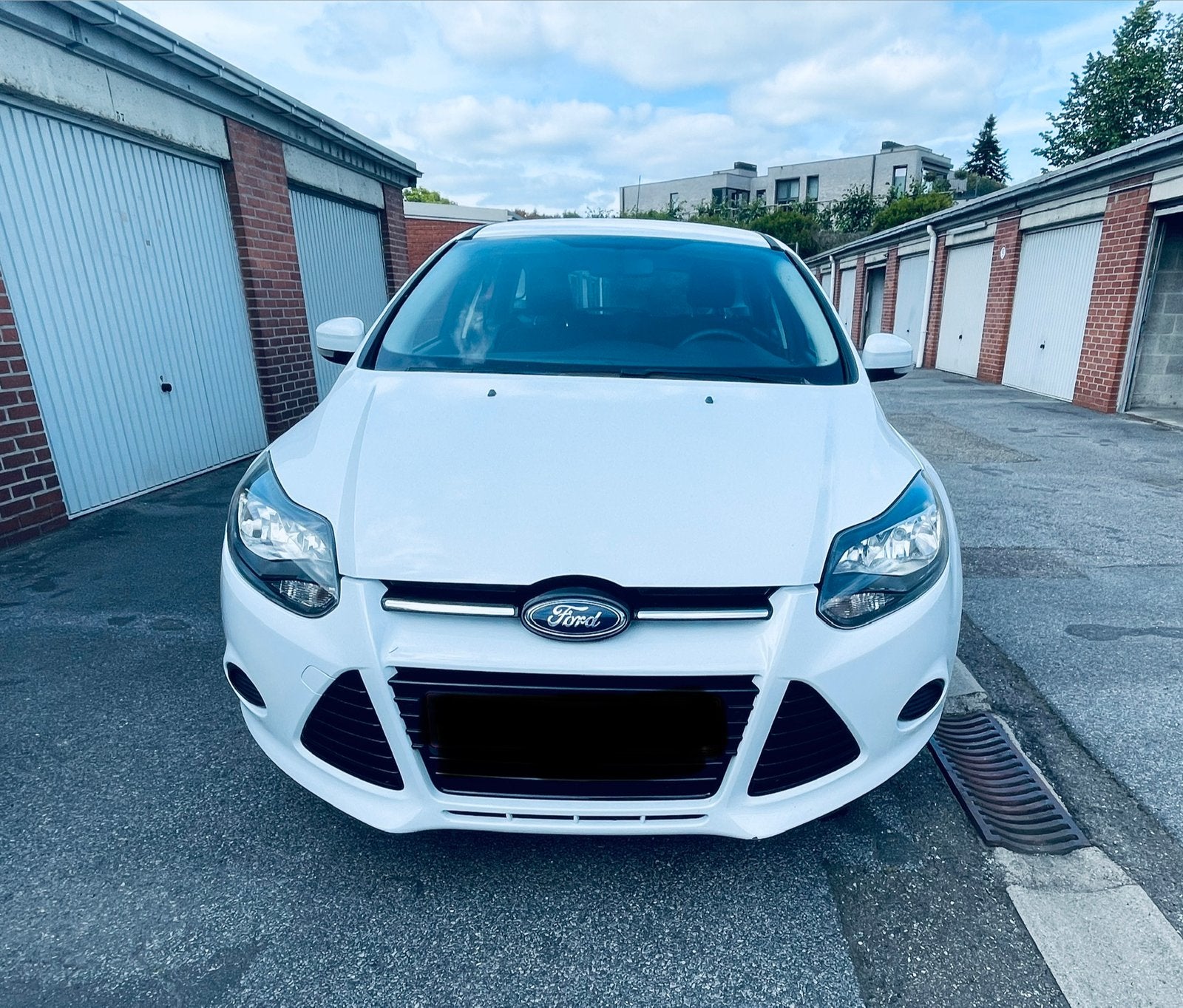Ford Focus Essence — Construite en 2014 avec climatisation,, Autos, Ford, Entreprise, Focus, Essence, Euro 5, 5 portes, Boîte manuelle