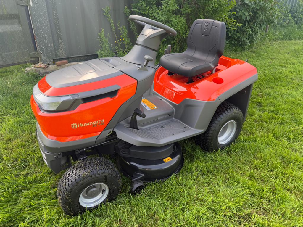 Zitmaaier Husqvarna TC 112 (14m. oud, in zeer mooie staat), Tuin en Terras, Ophalen, Zo goed als nieuw