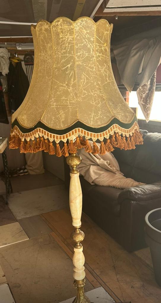 Koperen lamp met marmer, Enlèvement