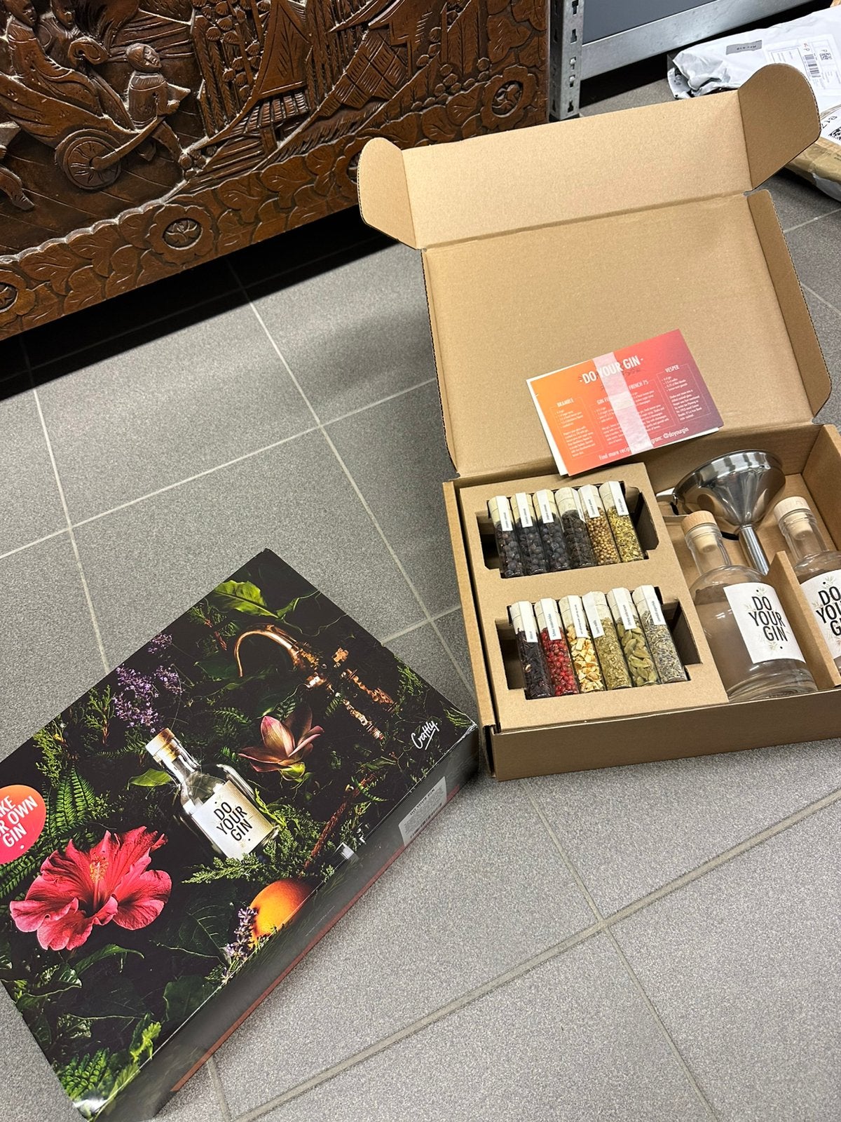 Nieuw! Do Your Gin - DIY Gin Making Kit (Craftly) Cadeauset, Hobby en Vrije tijd, Ophalen, Zo goed als nieuw