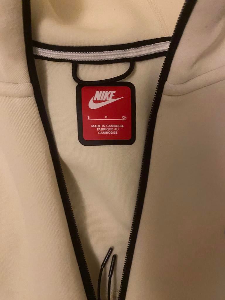 Nike Tech Fleece, Kleding | Dames, Bodywarmers, Verzenden, Zo goed als nieuw, Maat 36 (S), Beige