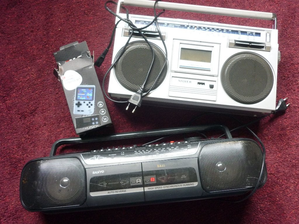 boombox 2 stuks plus handheld game retro game console, Ophalen, Gebruikt