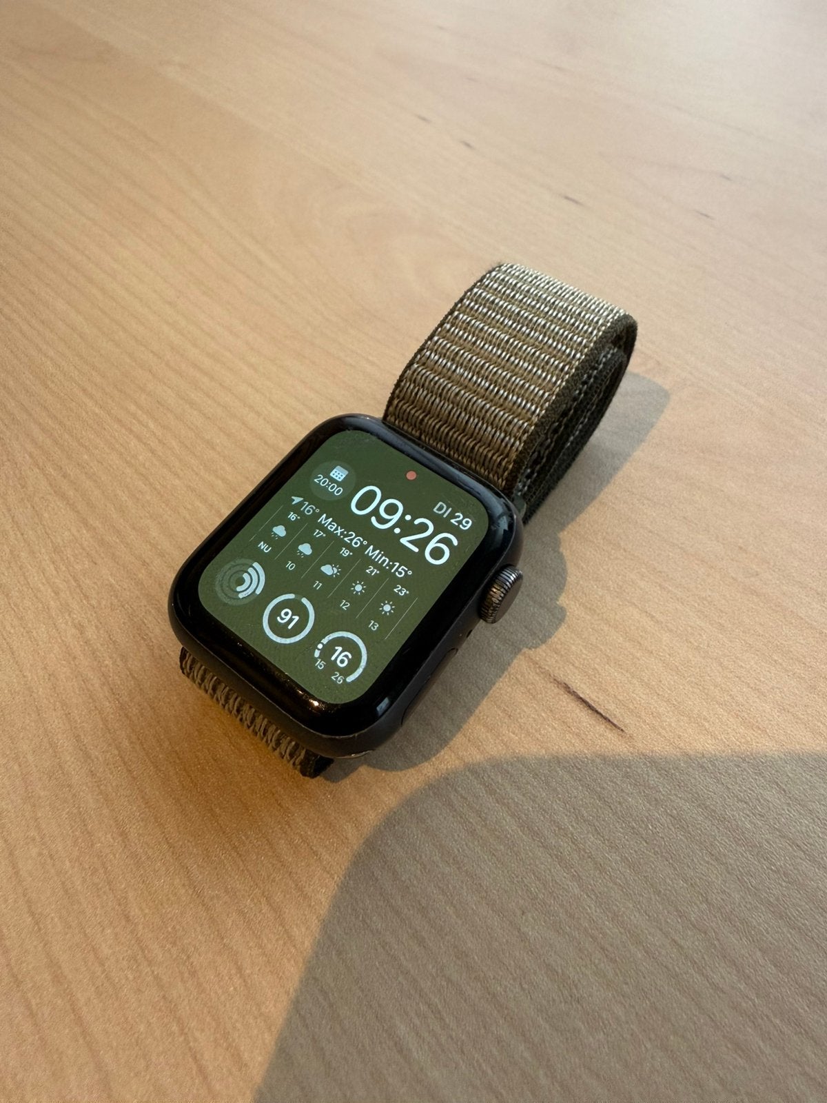 Apple watch SE, Étanche, Enlèvement ou Envoi, IOS, Utilisé