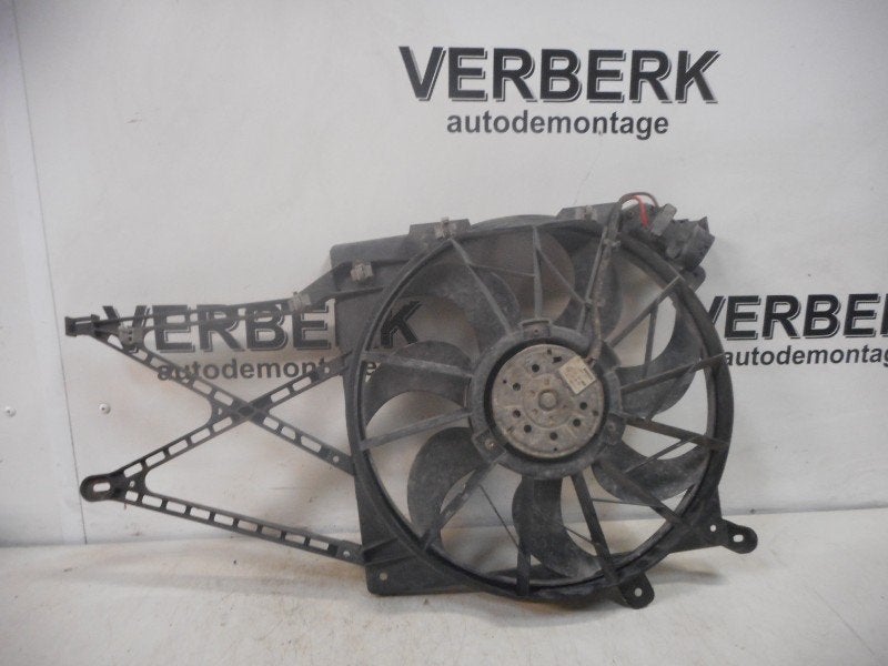 VENTILATEUR MOTEUR Opel Zafira (F75) (gm13128687), Robert Bosch AG, Opel, Utilisé, Robert-Bosch-Allee 1
74232  Abstatt, DE