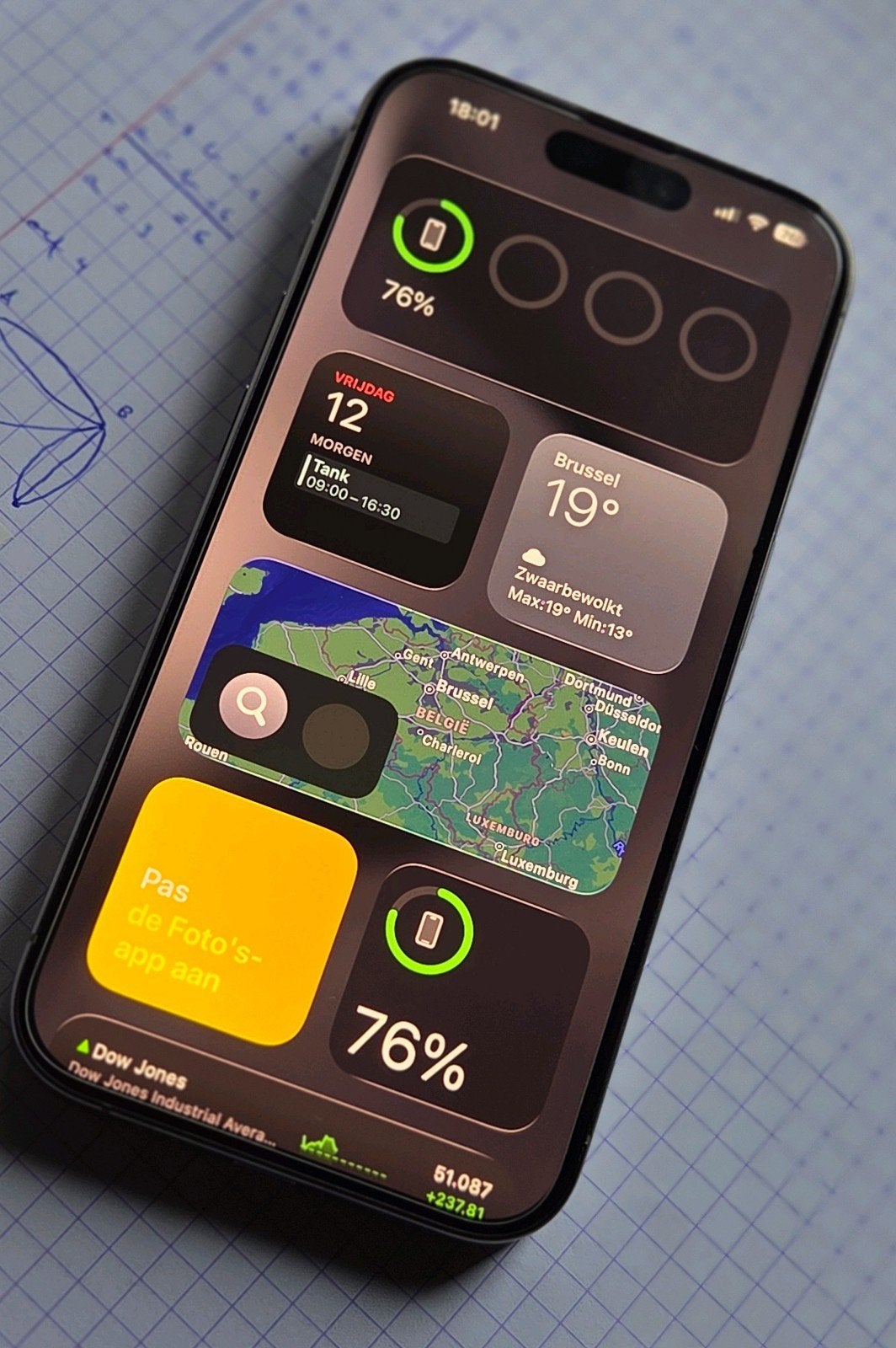 Iphone 15 pro titanium natural, Telecommunicatie, Mobiele telefoons | Apple iPhone, 88 %, Ophalen of Verzenden, Zonder simlock