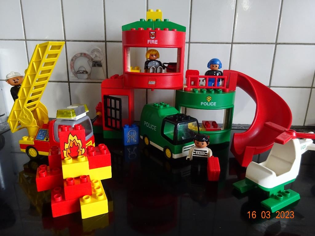 Lego Duplo 2811 Rescue Station*VINTAGE*VOLLEDIG*1999*, Kinderen en Baby's, Speelgoed | Duplo en Lego, Ophalen of Verzenden, Duplo