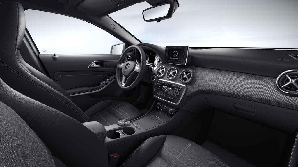 Mercedes-Benz A-Klasse 180 Hatchback Urban Line | Verwarmde, Auto's, Gebruikt, 4 cilinders, 1600 cc, Automatische klimaatregeling