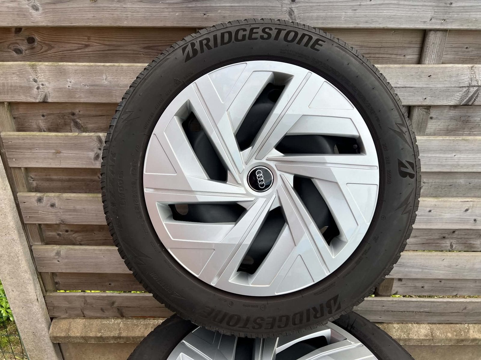KIT HIVER AUDI Q4 E-TRON 19 POUCES DE LARGEUR BRIDGESTONE, Autos : Pièces & Accessoires, Pneus et Jantes, Pneus hiver, Véhicule de tourisme
