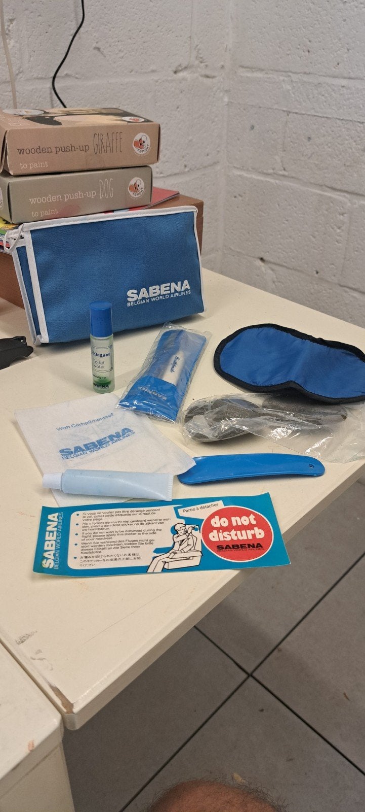 une trousse de toilette vintage Sabena (kit de confort pour, Enlèvement ou Envoi, Neuf, 21 à 40, Plein