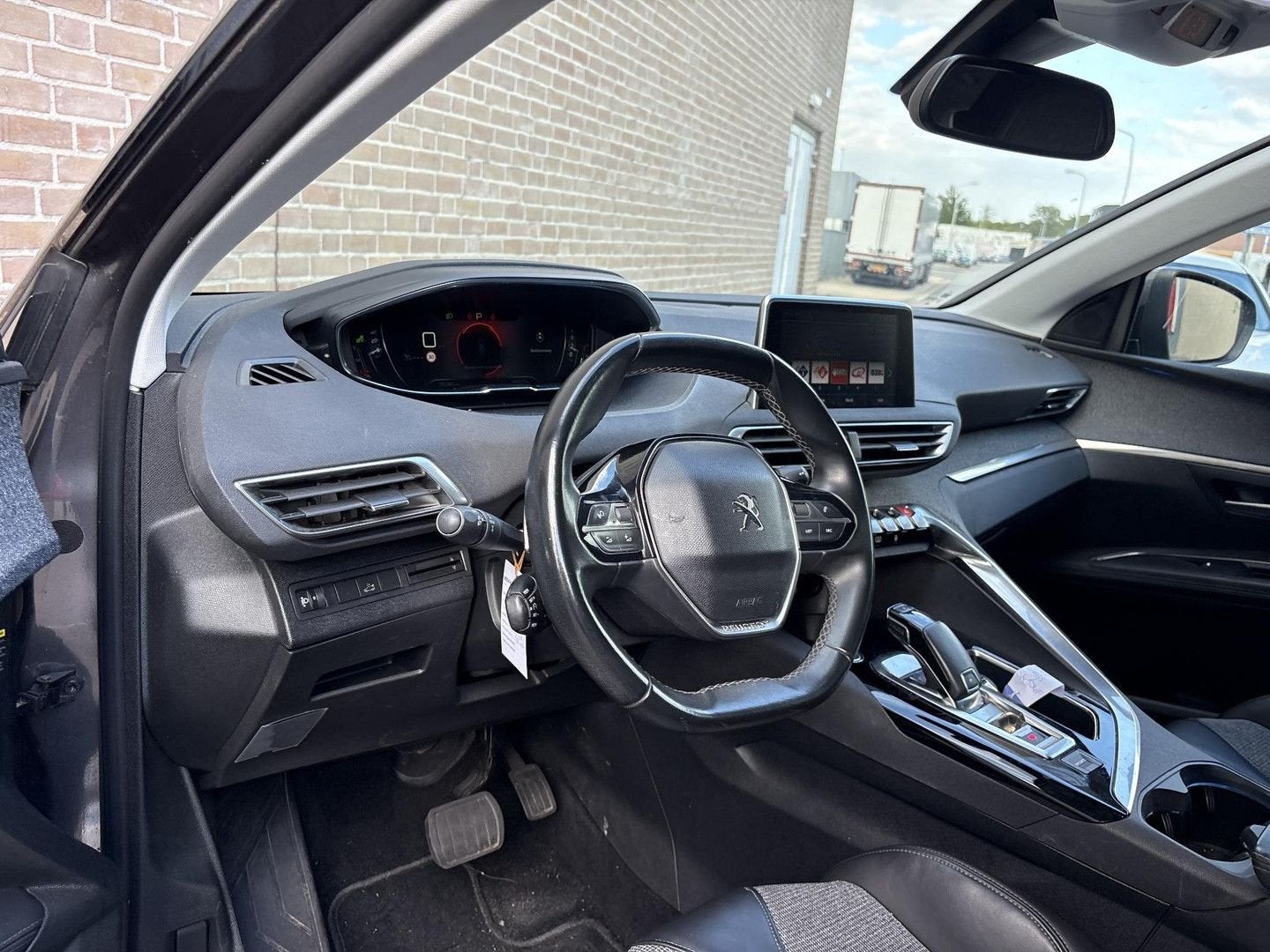 Peugeot 5008 1.2 PureTech Allure, Argent ou Gris, Achat, Entreprise, Electronic Stability Program (ESP)