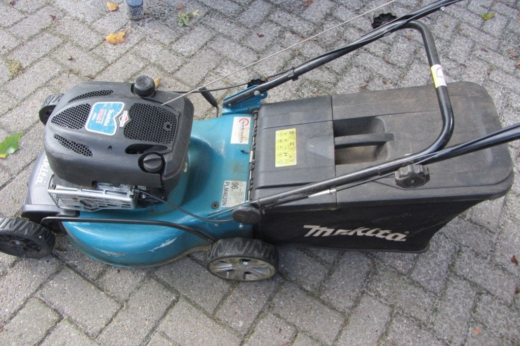 Benzine grasmaaier Makita  PLM4620N, Tondeuse rotative, Fonction de mulching, 40 à 49 cm, Enlèvement