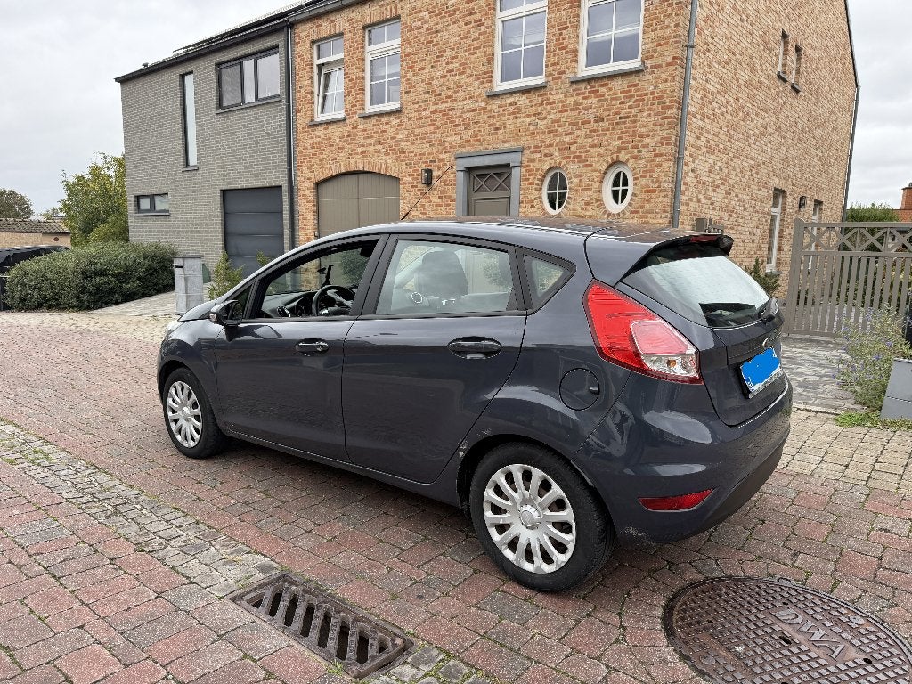 FORD FIESTA 1.2 benzine — EURO 5b — airco, Auto's, https://public.car-pass.be/vhr/c6d36eca-d864-4985-b345-b8f8c8ed4df0, Bedrijf