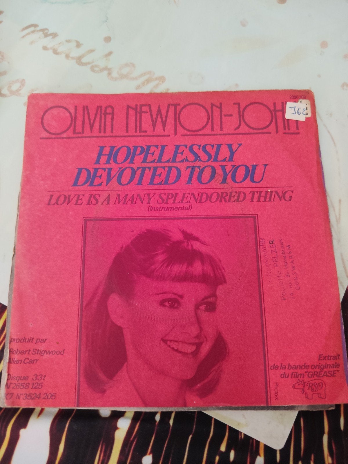 45 tours Olivia newton john, Enlèvement