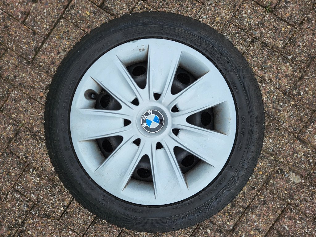 BMW winterbanden maat 205/55 R16, Auto-onderdelen, Banden en Velgen, Ophalen, Gebruikt, 16 inch, Banden en Velgen