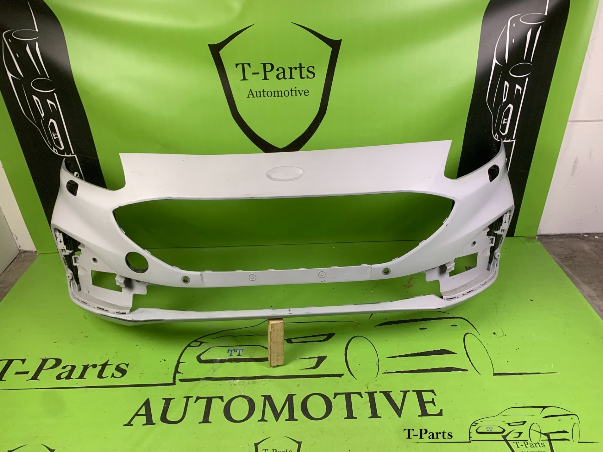 ford kuga ST line voorbumper bumper 6x pdc, Info@fabrikant.eu, Ford, Bumper, Fabrikantstraat 1
1000 AA  Amsterdam
