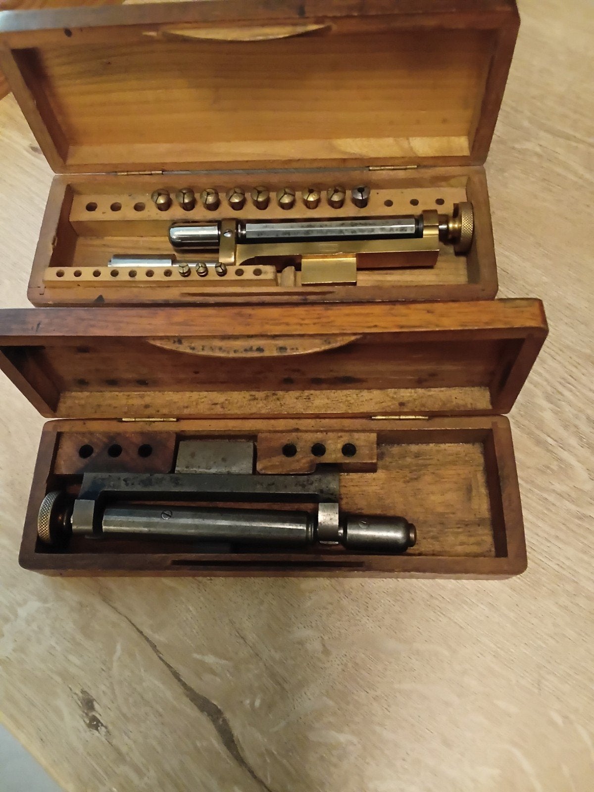 2 kleine draaibanken van Boley, Ophalen