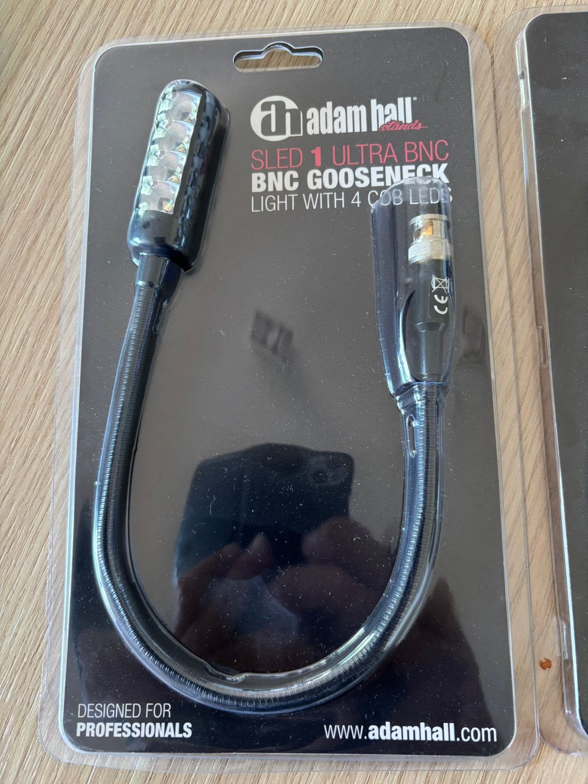 Adam hall sled bnc, Ophalen, Zo goed als nieuw