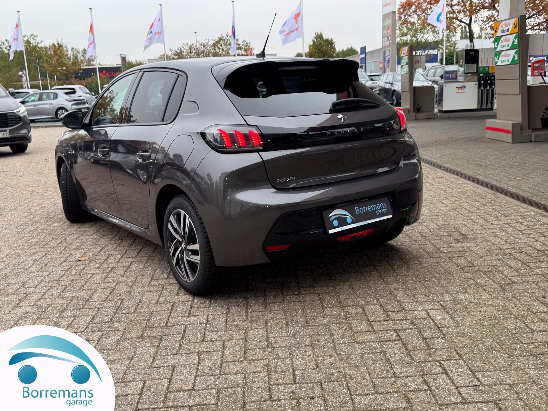 Peugeot 208 Allure | Automaat | CarPlay | Navi | Camera, Autos, 0 kg, Argent ou Gris, Achat, Euro 6