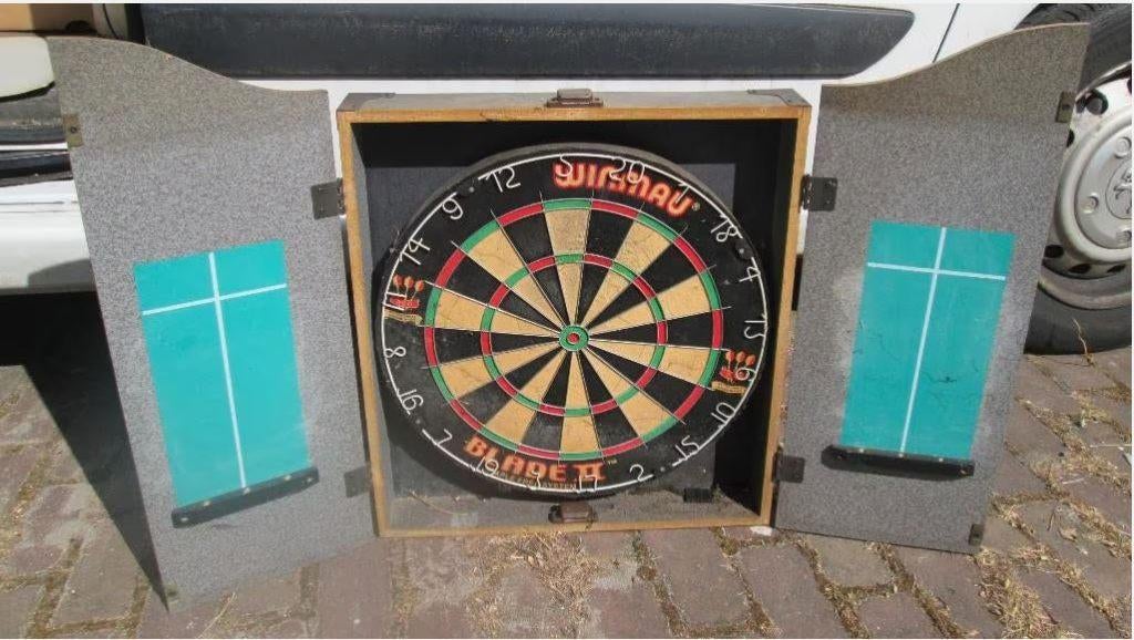 Prima Dartbord in stevige houten Kast - MPS, Sport en Fitness, Ophalen of Verzenden, Zo goed als nieuw, Dartbord