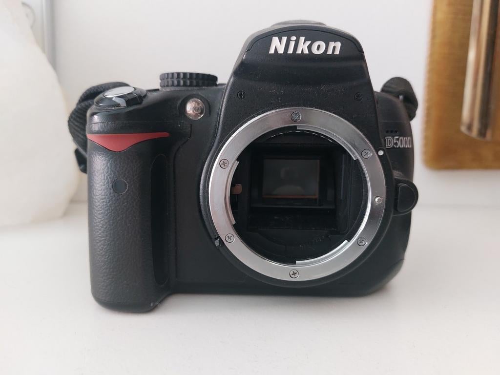 Nikon D5000 defect, Audio, Tv en Foto, Fotocamera's Digitaal, Ophalen of Verzenden, Nikon