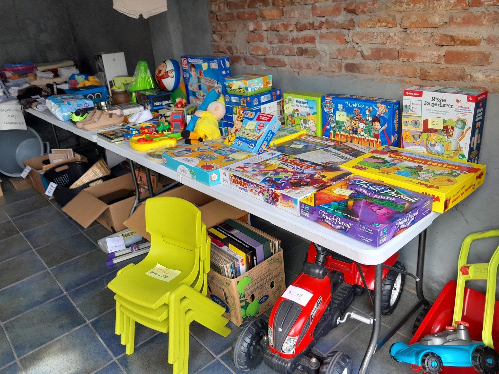 Grote Garageverkoop aan super kleine prijsjes en ook gratis!, Diversen, Rommelmarktspullen, Ophalen, Zo goed als nieuw