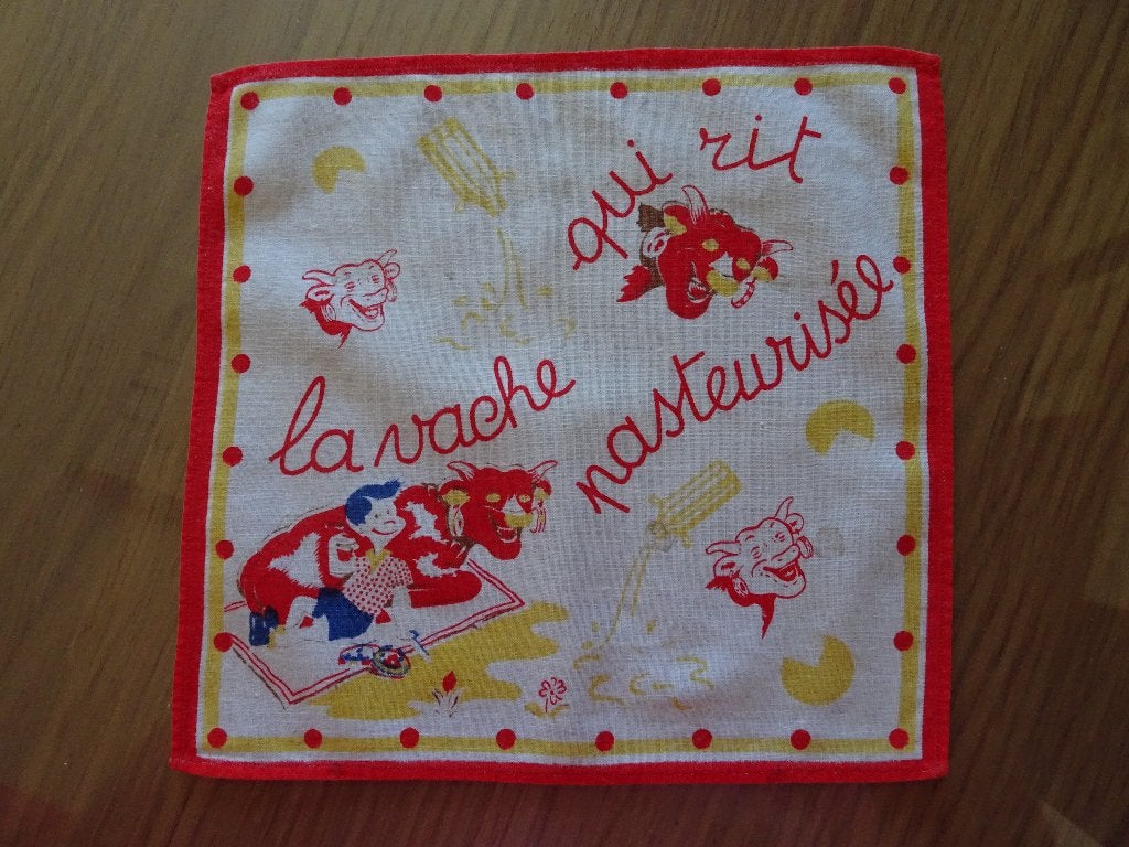 Zakdoek - De gepasteuriseerde lachende koe, Verzamelen, Ophalen of Verzenden, Overige figuren, Zo goed als nieuw, Kleding of Textiel