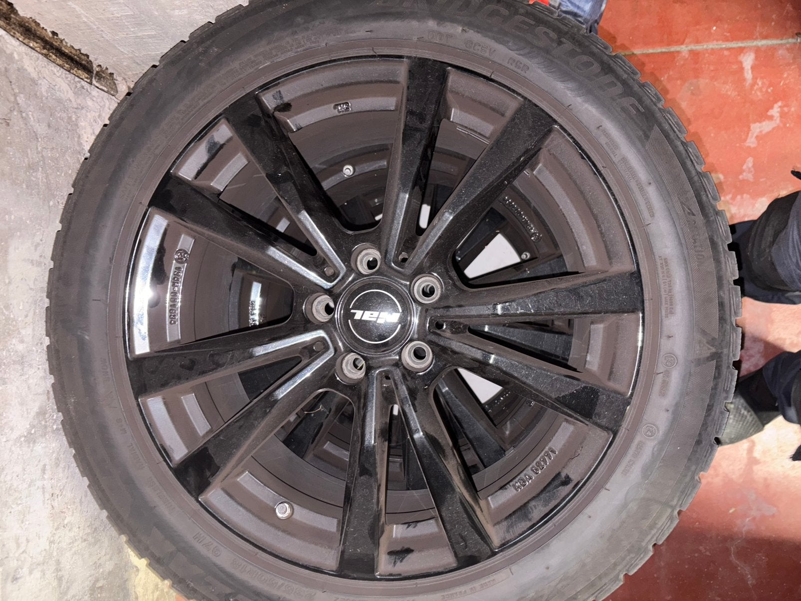 Jantes + pneu hiver MERCEDES GLA X156, Autos : Pièces & Accessoires, Pneus hiver, Véhicule de tourisme, 18 pouces, Enlèvement