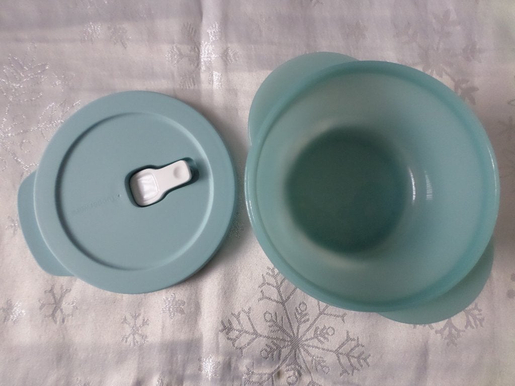 Tupperware Crystalwave blauwe bewaarschaal 775mL, Huis en Inrichting, Keuken | Tupperware, Met handvat, Bewaardoos, Blauw, Nieuw