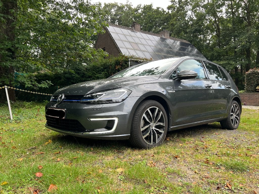 100% elektrische Volkswagen Golf (e-golf), Auto's, Dealer onderhouden, Stof, Zwart, Lichtsensor