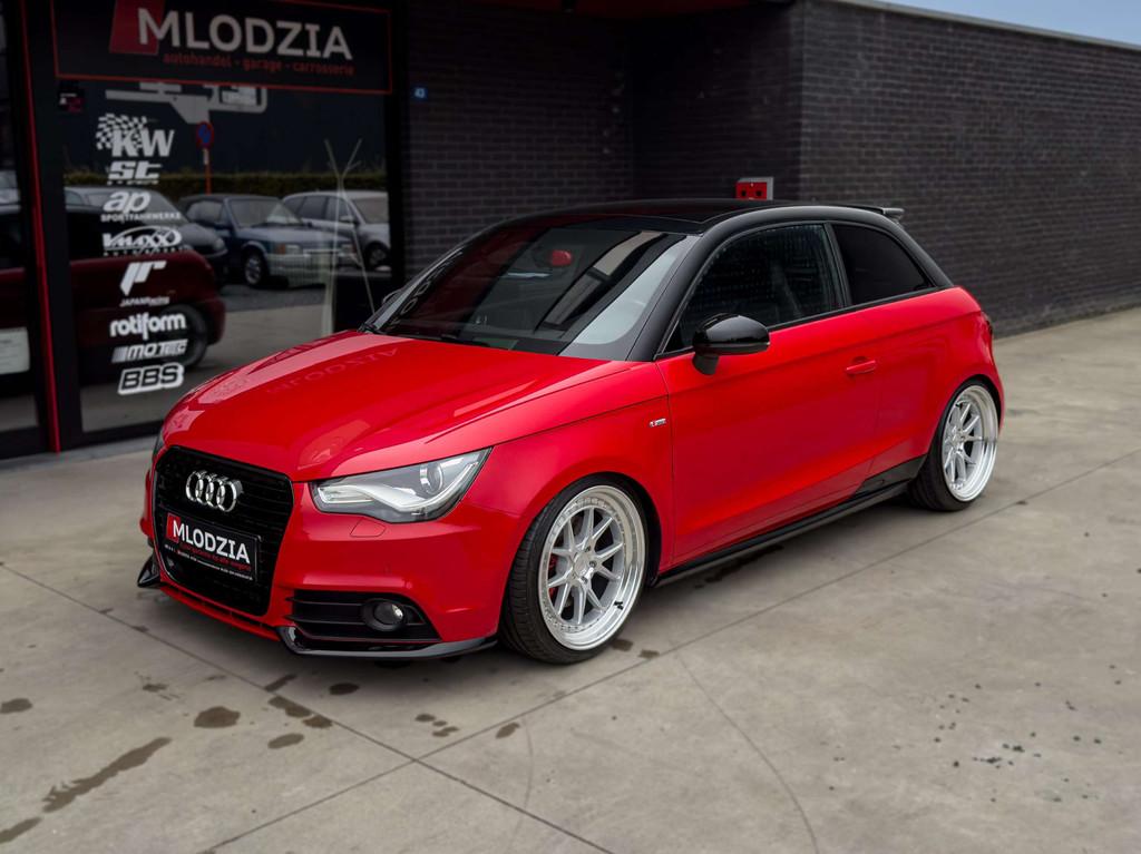 Audi A1 S tronic Competition SCHAALSTOELEN Tuned Vmaxx, Zwart, 4 cilinders, Leder, Bedrijf