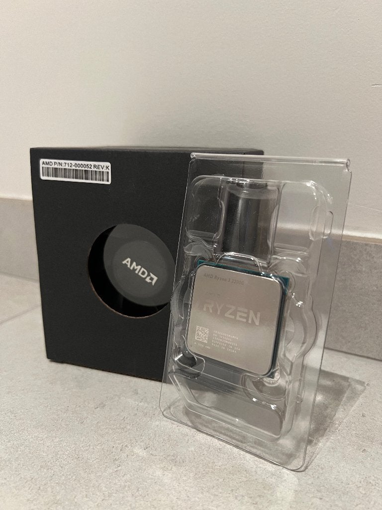 AMD Ryzen 3 3200G AM4 (Incl. koeler), Computers en Software, Processors, 4-core, Ophalen of Verzenden, Zo goed als nieuw, Socket AM4