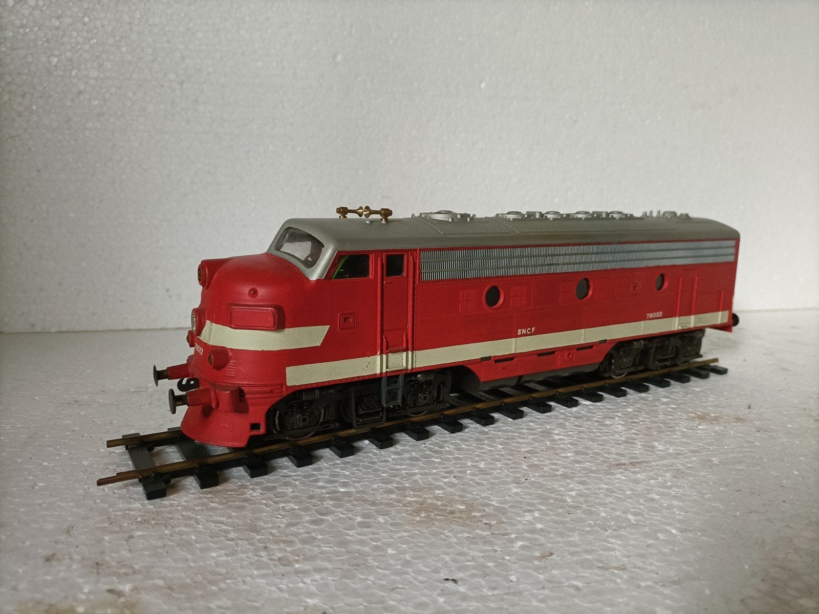 Atlas O / Roco Spoor 0 – EMD F9 Diesel Santa Fe (2-Rail DC,, Hobby & Loisirs créatifs, Enlèvement, Courant continu, Locomotive