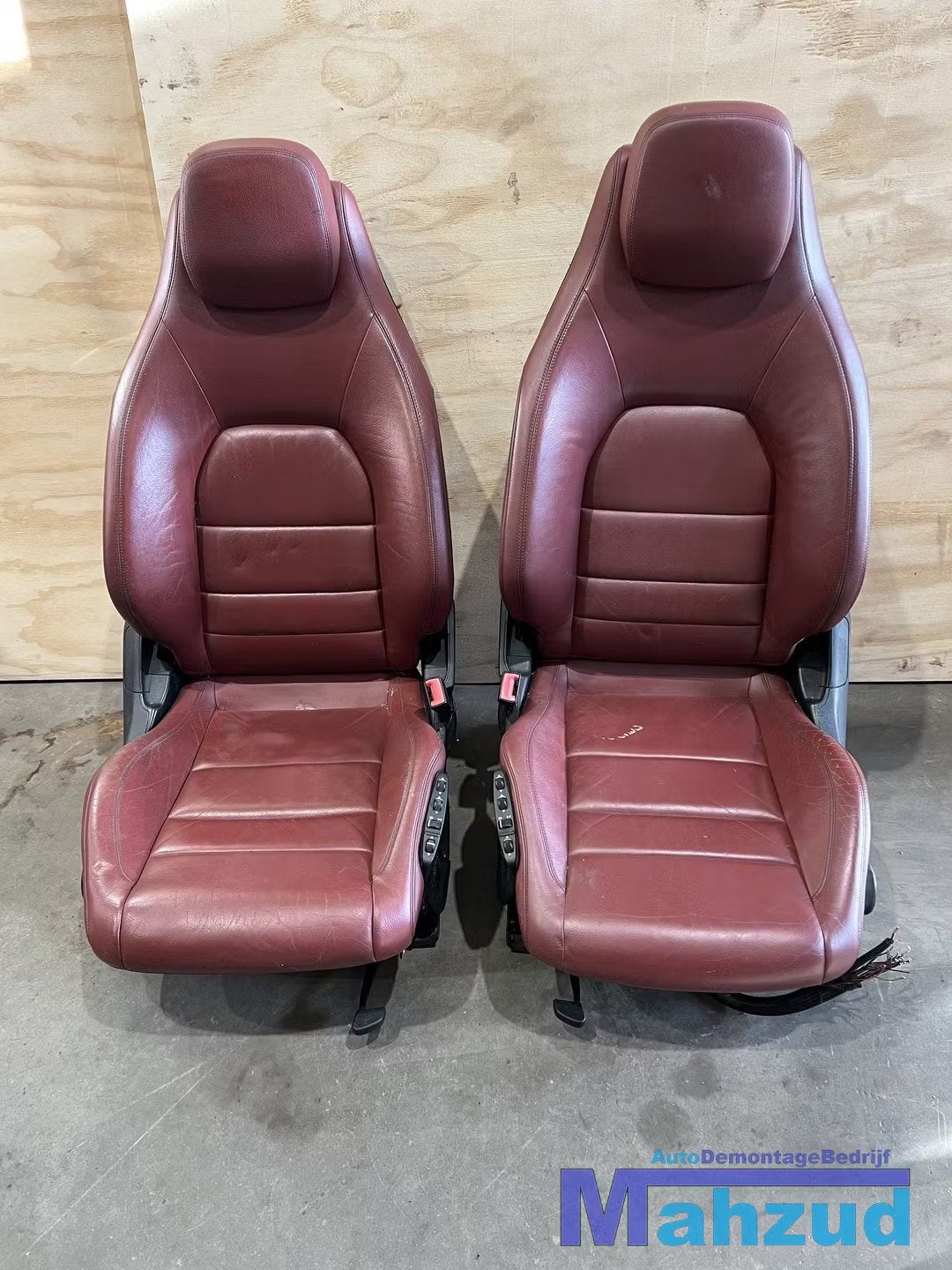 MERCEDES E A207 Cabrio rood interieur 2010-2016, Mercedes-Benz AG, Mercedes-Benz, Utilisé, Mercedesstrasse 120
70372  Stuttgart, DE