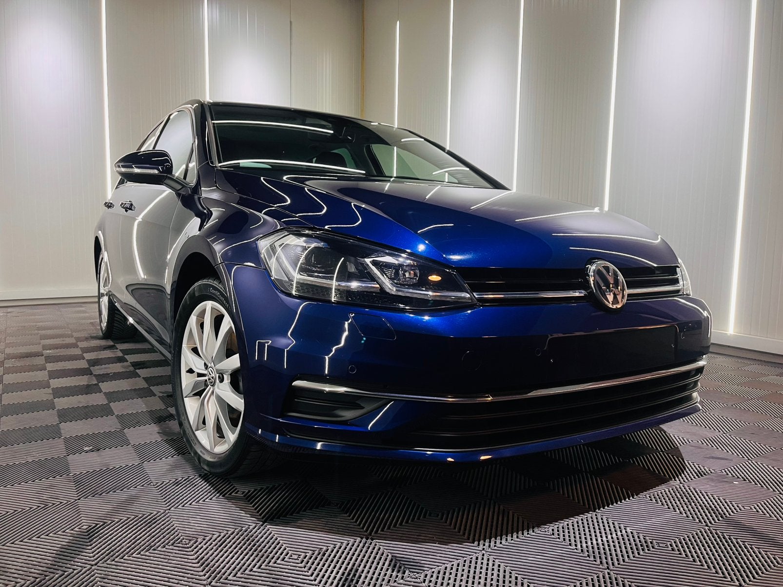 VOLKSWAGEN GOLF 1.0 TSI SOUND – LED – ACC – GARANTIE 12 MOIS, Autos, Cuir, Achat, Bleu, 5 portes