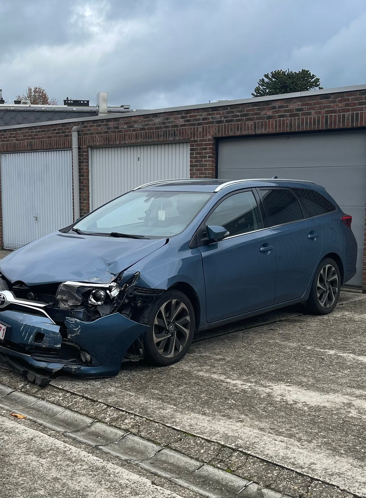 Toyota auris schade!, Autos : Divers, Voitures accidentées, Boîte manuelle, Autre carrosserie, Essence, Toyota