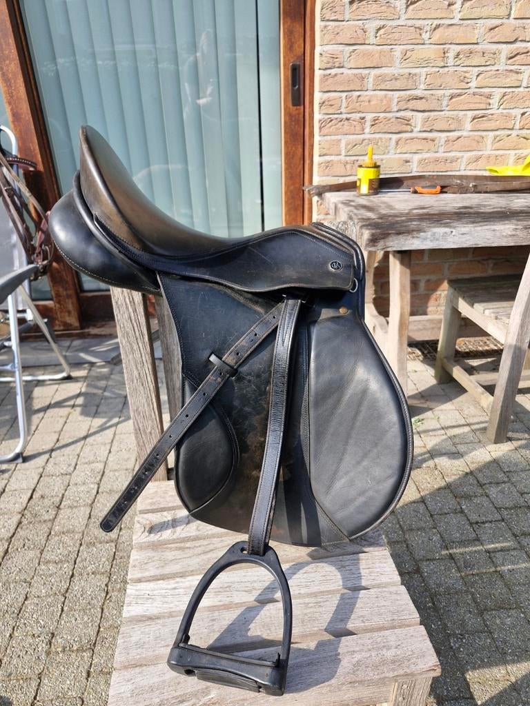 Selle Kieffer 17 pouces polyvalente + supports, Enlèvement