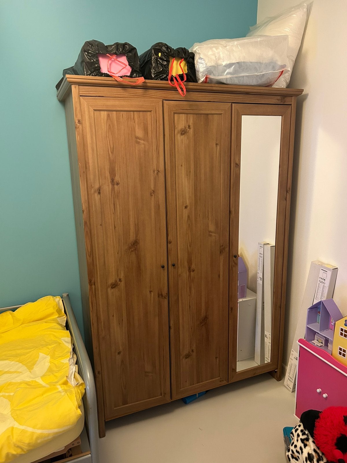 Armoire de chambre d'enfant Ikea, Enfants & Bébés, Enlèvement, Utilisé