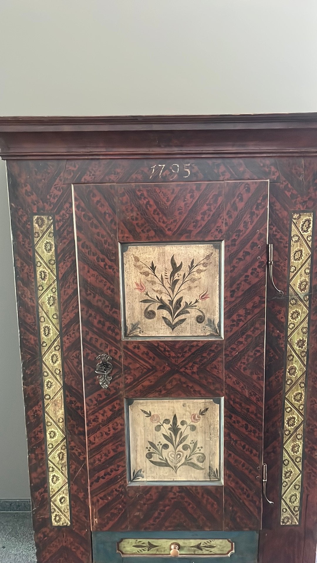Duitse antieke kast 1795, Ophalen
