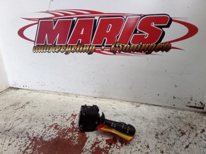 Commutateur essuie-glace d'un Renault Clio, -, Renault, -, 3 mois de garantie