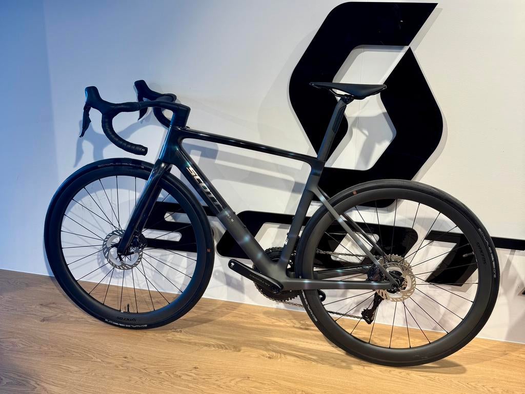 Scott Addict RC10 (M) 2025, Fietsen en Brommers, Ophalen, Zo goed als nieuw