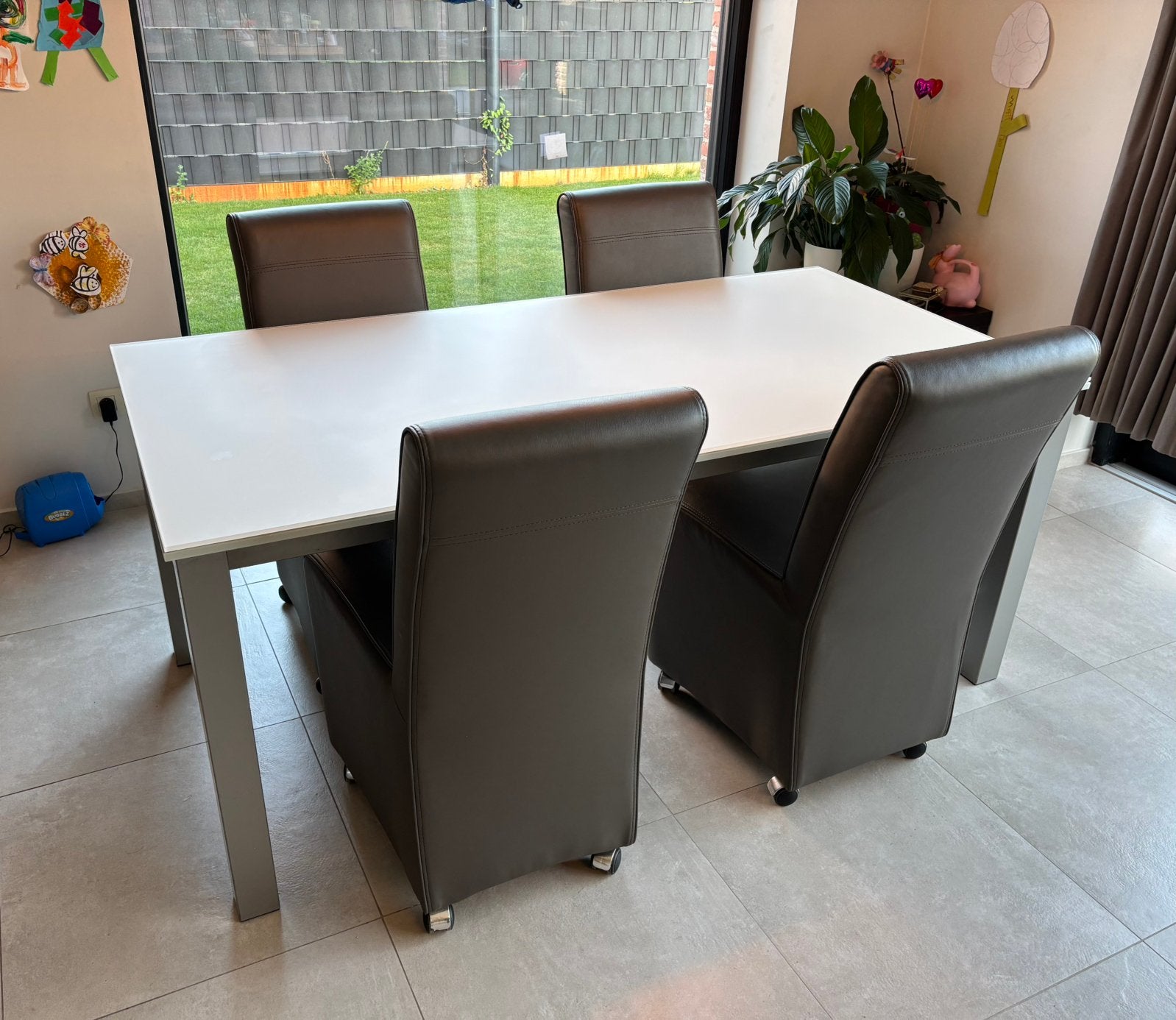 Uitschuifbare eettafel met stoelen, Ophalen, Gebruikt, 4 tot 6 stoelen
