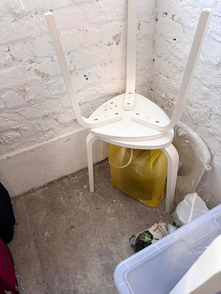 4 tabourets très bon état, Enlèvement ou Envoi, Comme neuf, Blanc, Quatre