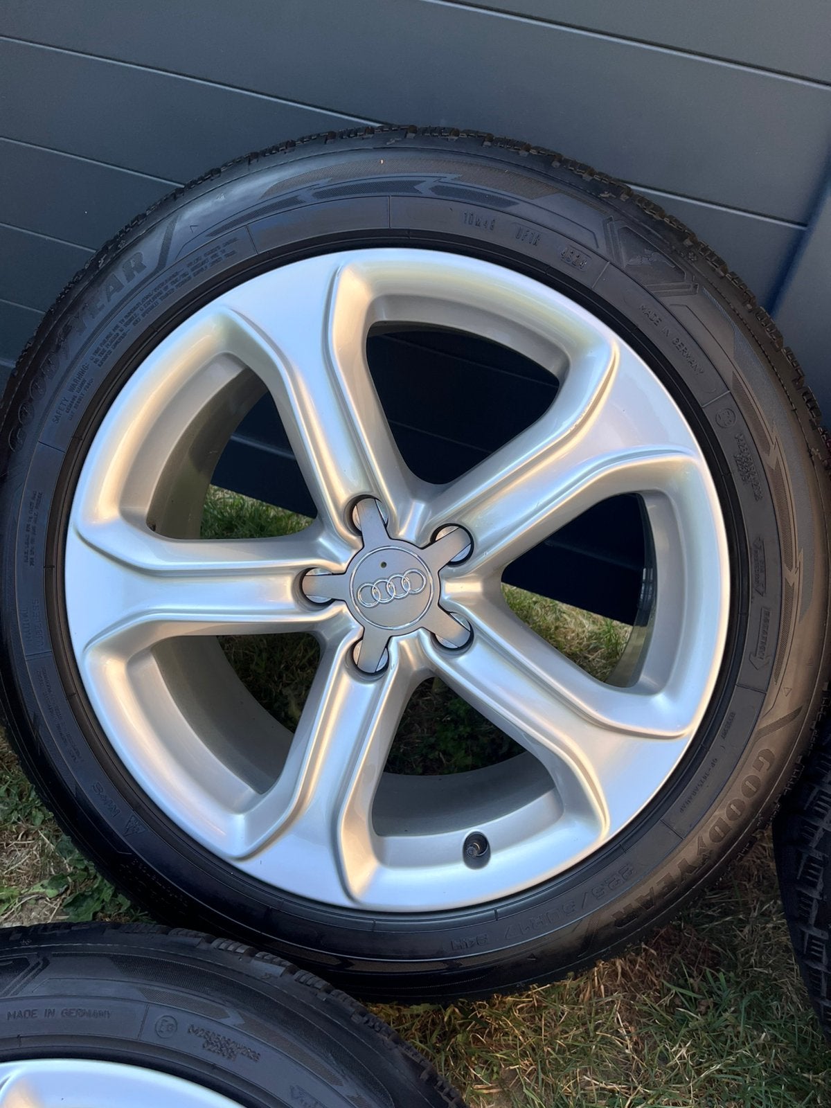 Originele Audi A5 220/50/17 M+S Goodyear wintervelgen, Ophalen, Banden en Velgen, Nieuw, 17 inch